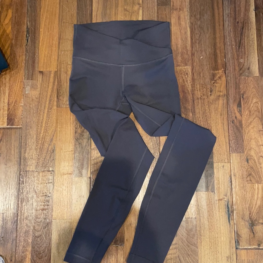 Lululemon leggings with criss cross detail waist